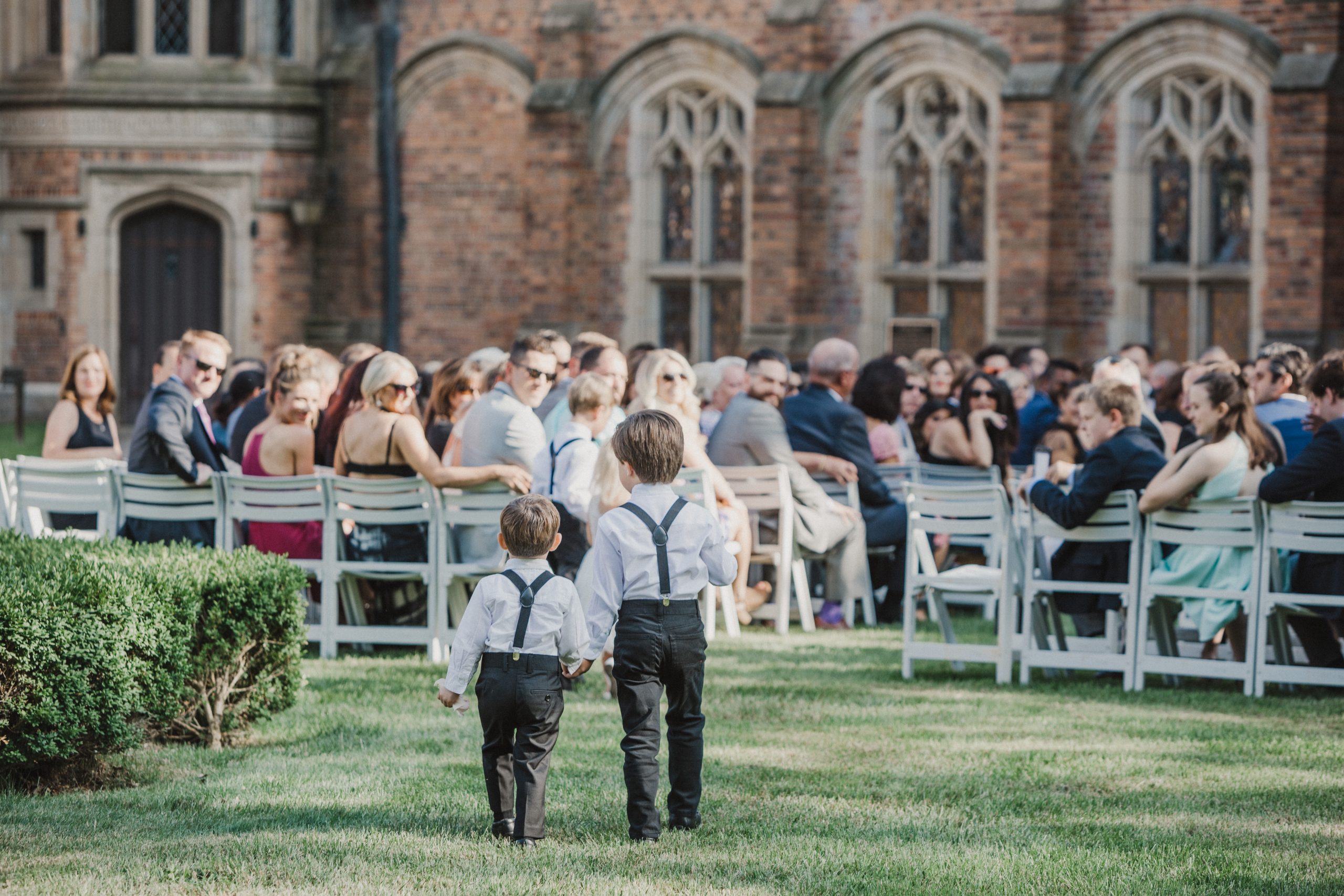 Ring bearers head down the aisle at Meadow Brook