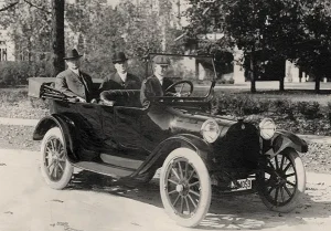 John Dodge in 1902 Dodge automobile