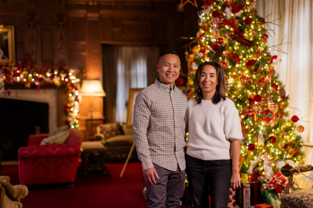 Holiday Walk couple