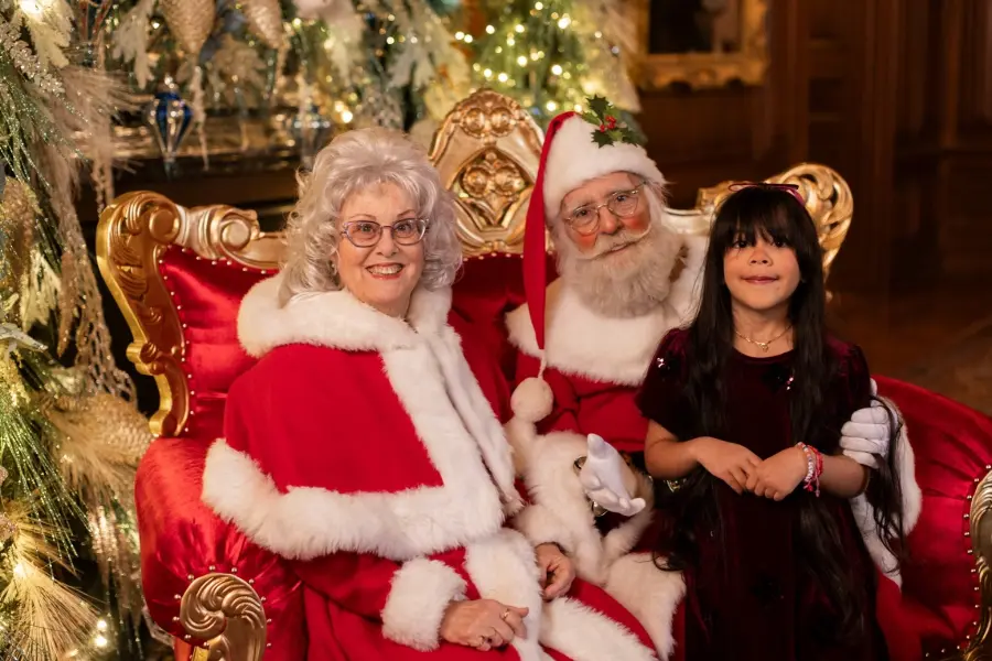 Family enjoys the Holidays at Meadow Brook